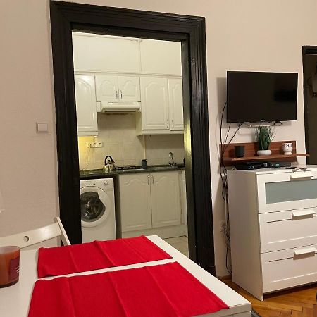 Feel Like Home - Cozy Downtwon Studio For 2 Budapest Exterior photo