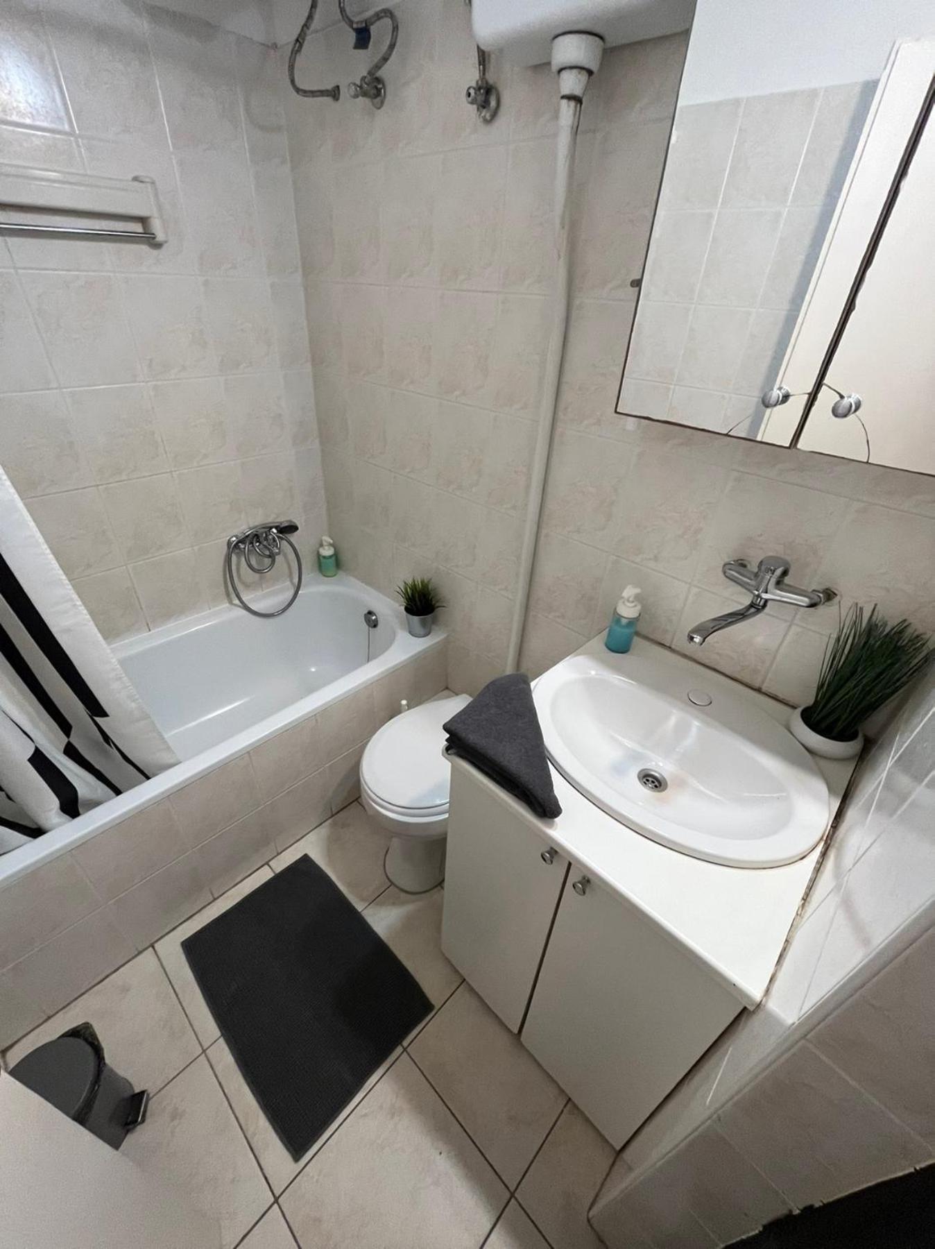 Feel Like Home - Cozy Downtwon Studio For 2 Budapest Exterior photo